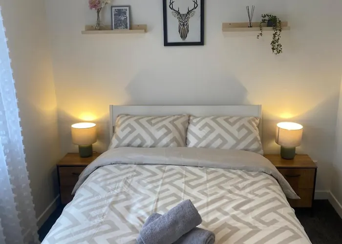 Apartman Modern In West End, Free Parking *