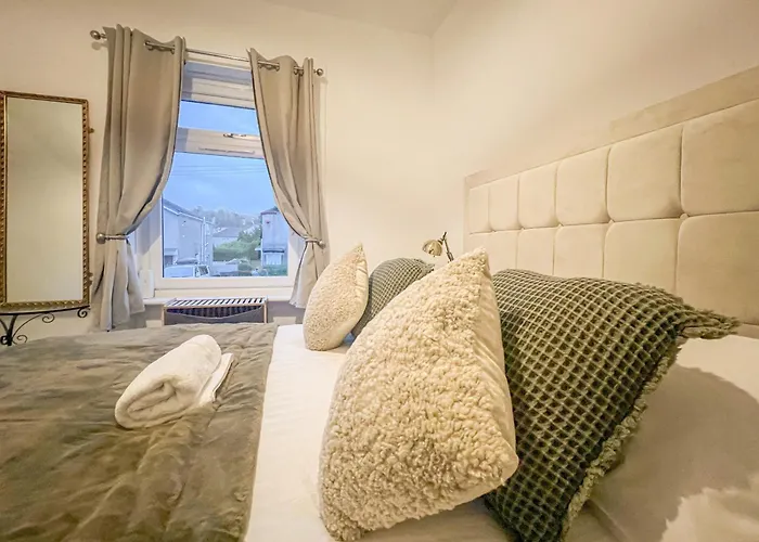 Attractive 3 Bedroom Apartamento