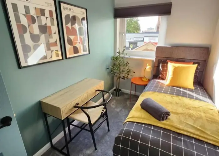 Urban 4br House - Central-free Parking-no Party Feriehus *