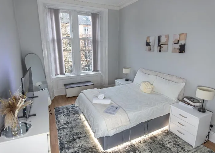 Free Pool Table Cinema Tabletennis Airhockey Lejlighed