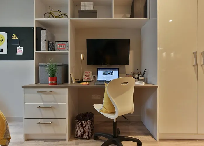 For Students Only - Willowbank In Apartment