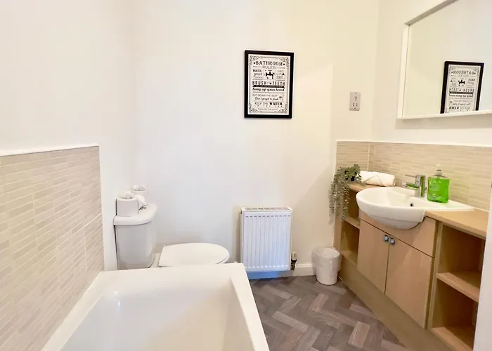 Appartement Stylish With Free Parking Near Town