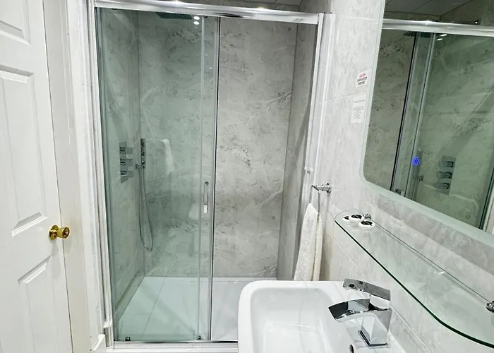 Sandyford 3* Glasgow