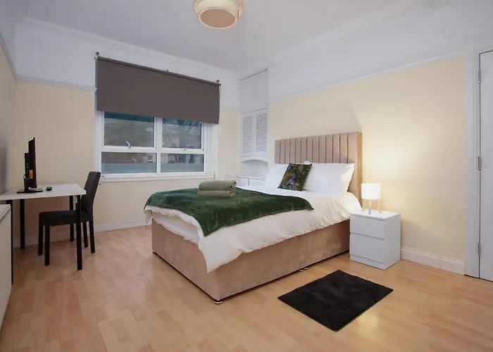 Group 3br Close To Hydro And Secc With Parking 格拉斯哥