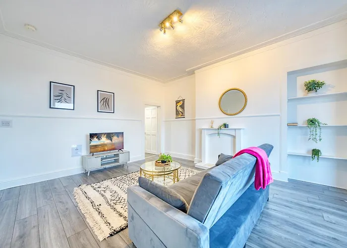 公寓 3br Flat Near Maryhill Park And West End With Parking