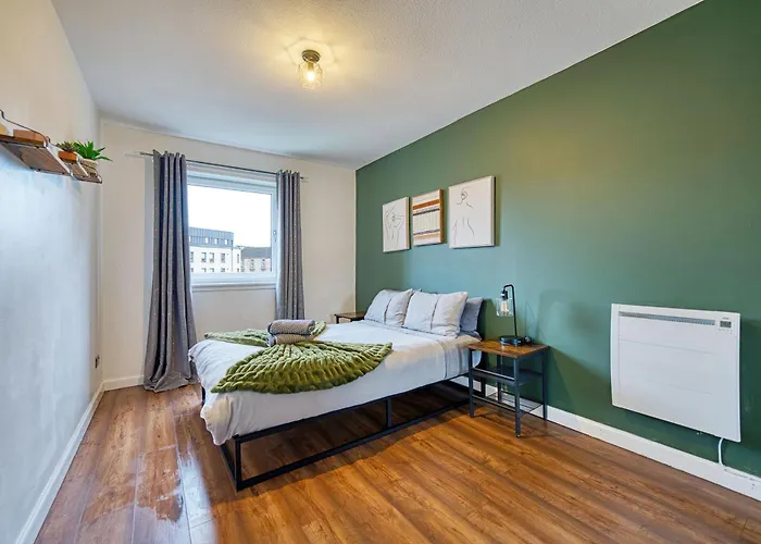 New Slick Finnieston Pad W/ Free Parking