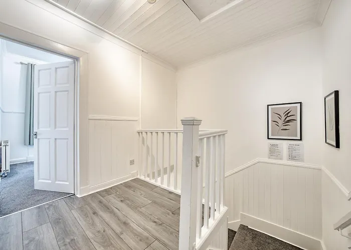 公寓 3br Flat Near Maryhill Park And West End With Parking *