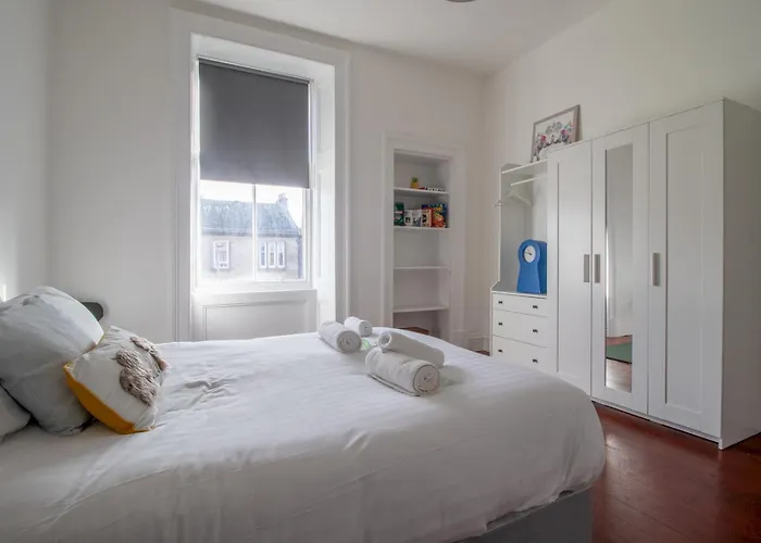 Pass The Keys Victoria Road Queens Park View * Glasgow