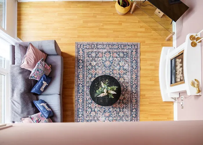 5 Bed Finnieston Skyhigh Duplex With Parking * Glasgow