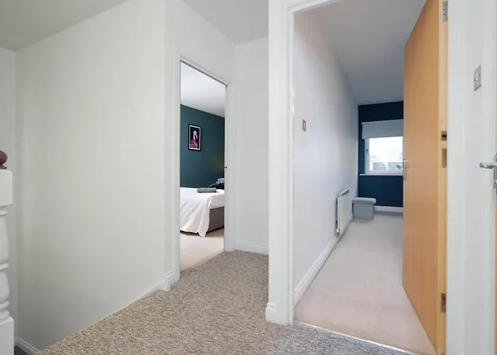 5 Bed Finnieston Skyhigh Duplex With Parking Apartman Glasgow