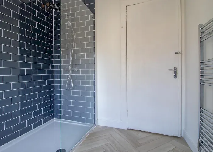 Pass The Keys Victoria Road Queens Park View Apartman