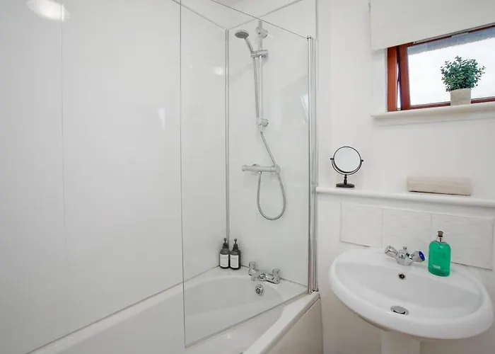 2bed East End Gem With Free Parking