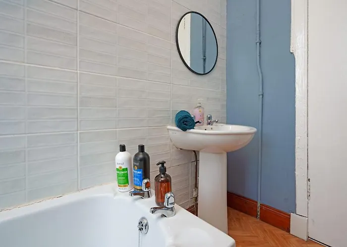 Family And Group 2br By Park Sleeps 7 Lägenhet Glasgow