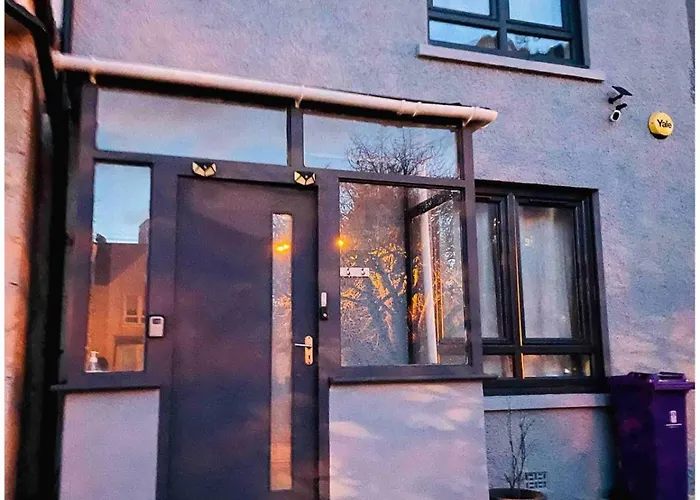 Homestay Large Double In A House At Westend