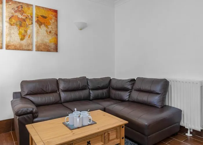 Executive 3 Bedroom - Corporate And Contractor Apartman *