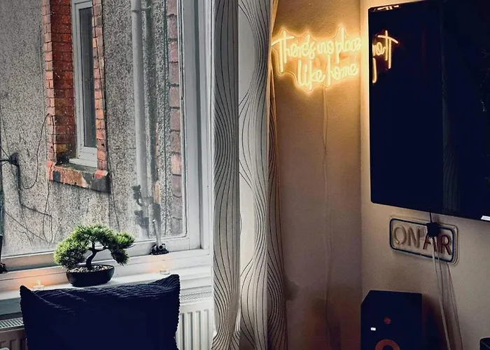 West-end 2 Bed Flat Entire Place W Free Parking شقة غلاسغو