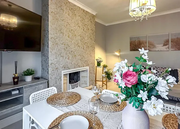 Quite And New House, Commore Drive Appartement *