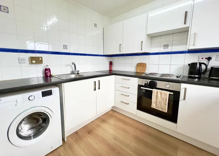 Garden-view 2br - Free Parking & Wifi *