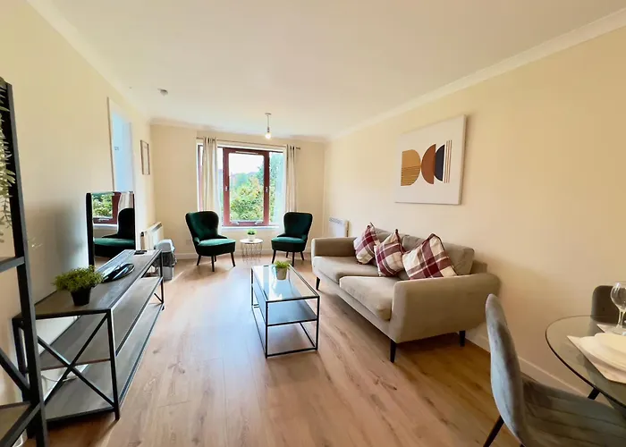 Garden-view 2br - Free Parking & Wifi Appartamento *