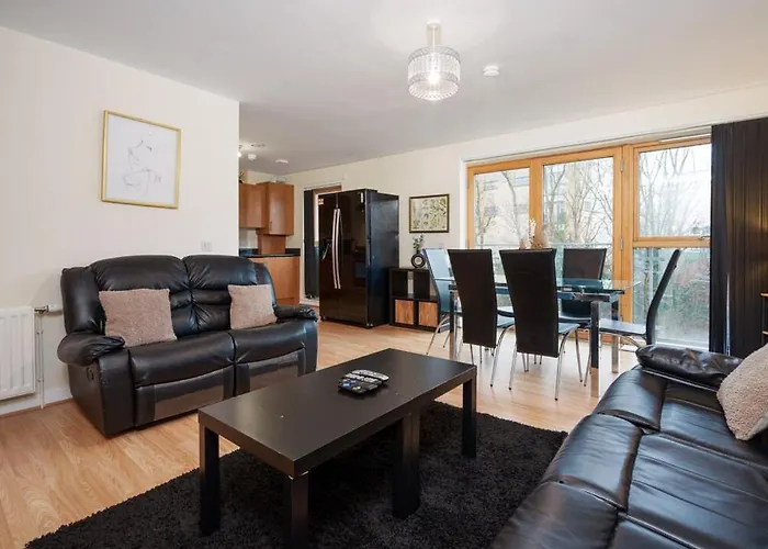 Διαμέρισμα 2br With Parking Near Southside And Queens Park *