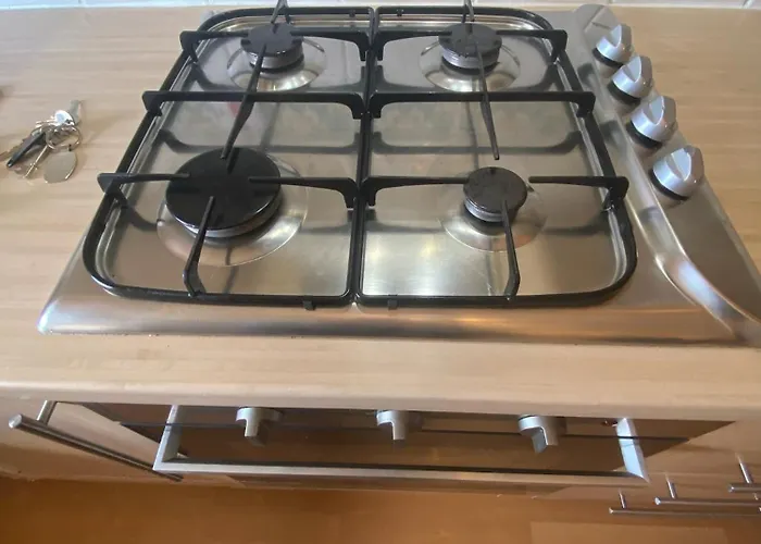 Modern 2 Bedroom Flat With Private Parking Appartement