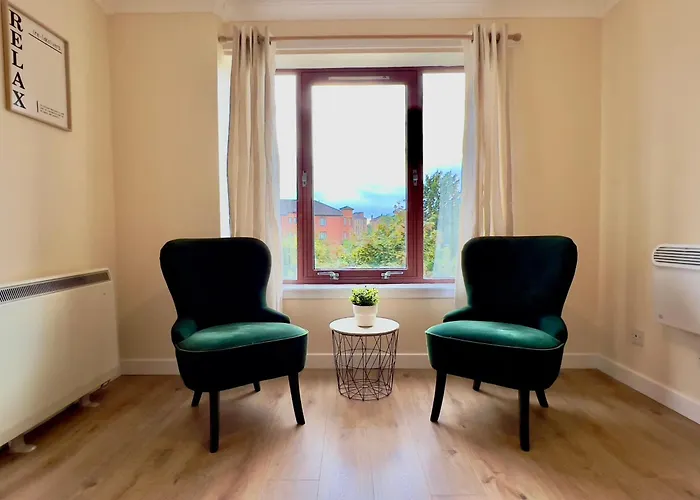 Garden-view 2br - Free Parking & Wifi Appartamento Glasgow