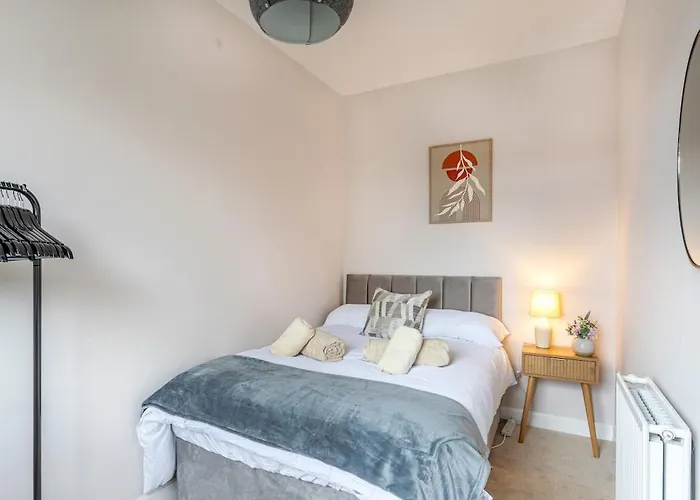 Modern 3 Bedroom In Kings Park Apartman *