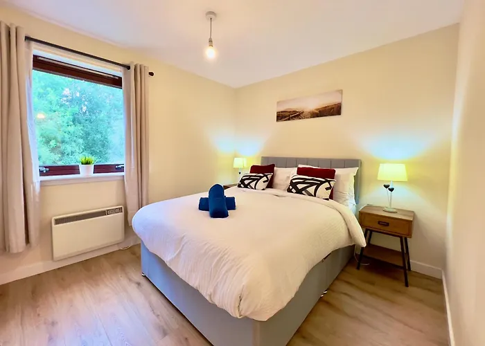 Garden-view 2br - Free Parking & Wifi Appartamento *