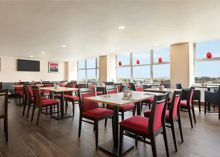 Ramada By Wyndham East Kilbride Hotel