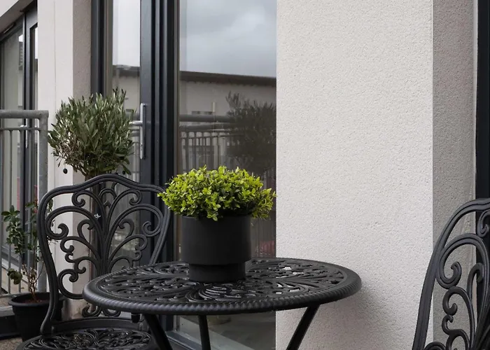 Newly Renovated 3 Bedroom Modern House Holiday home Glasgow