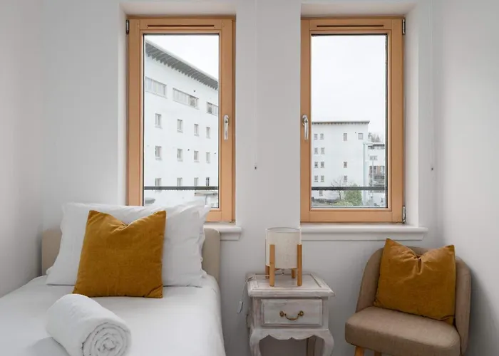 Holiday home Newly Renovated 3 Bedroom Modern House Glasgow