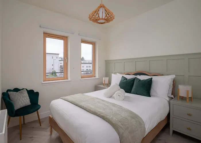 Дом отдыха Newly Renovated 3 Bedroom Modern House