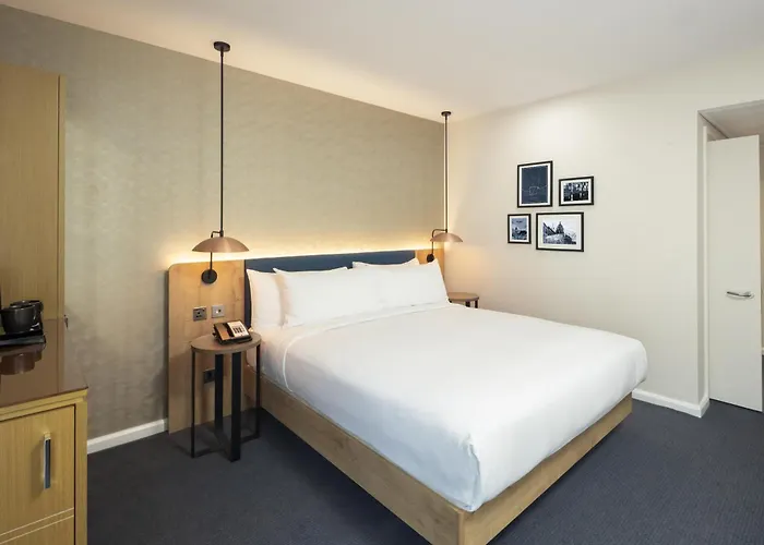 Hilton Garden Centre Hotel