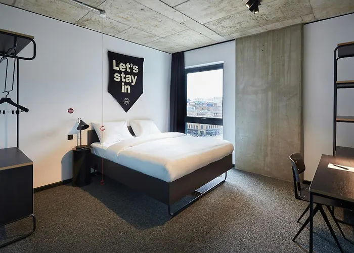 Hotel The Social Hub 4*