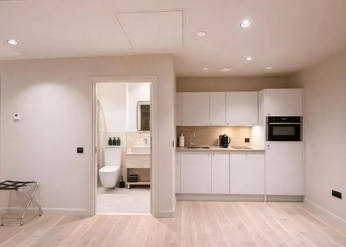 Vcity At The Teacher 4*