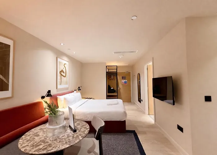 Vcity At The Teacher Glasgow