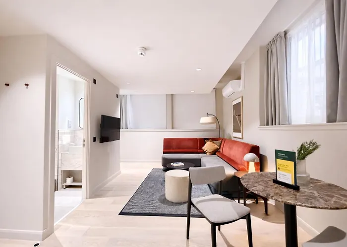 Vcity At The Teacher Apart Otel 4*