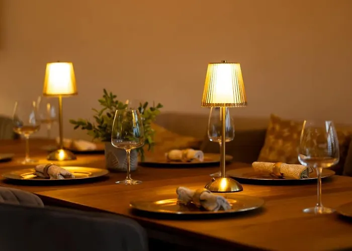 Beautiful 4 Bed Sandstone Hébergement de vacances