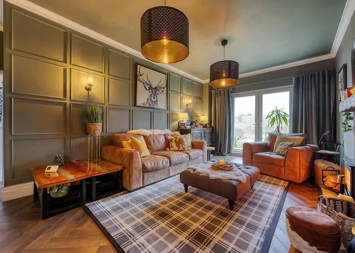 Hébergement de vacances Beautiful 4 Bed Sandstone Glasgow