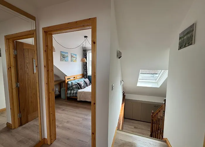 Charming 3-bedroom House Hébergement de vacances *