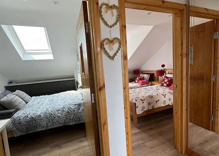 Charming 3-bedroom House Glasgow