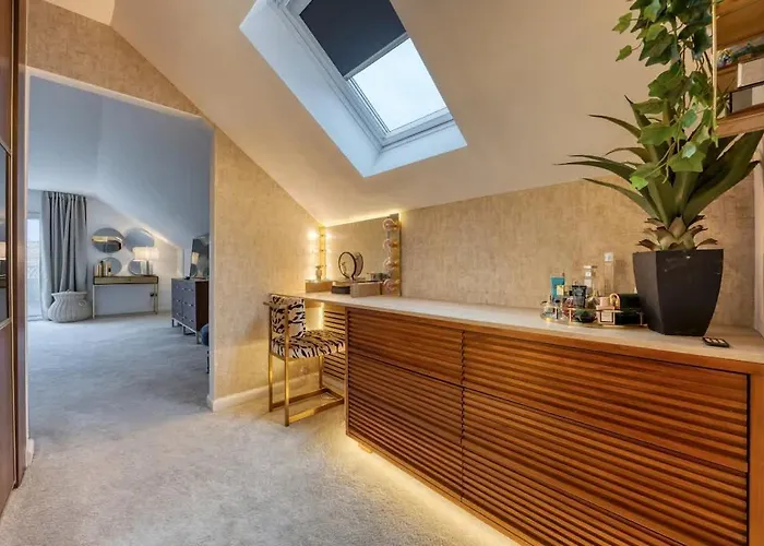 Hébergement de vacances Beautiful 4 Bed Sandstone Glasgow