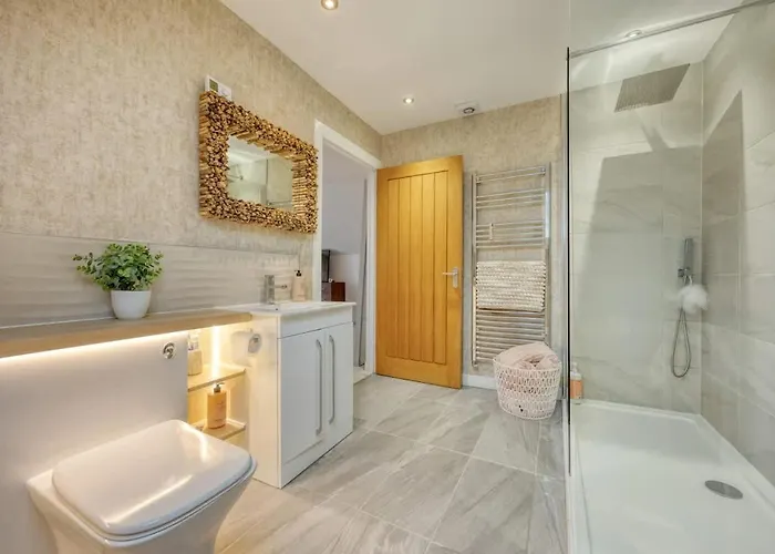 Beautiful 4 Bed Sandstone * Glasgow