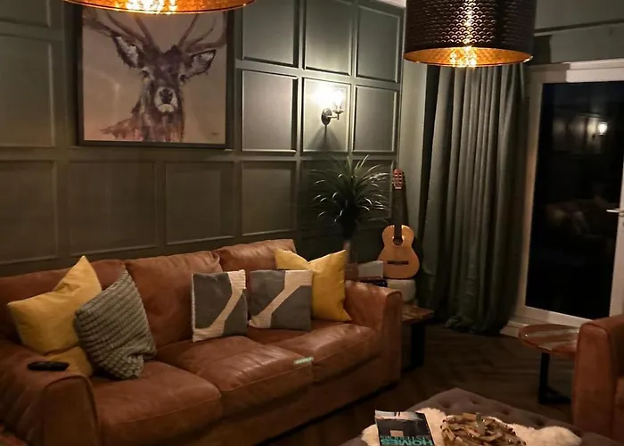 Hébergement de vacances Beautiful 4 Bed Sandstone Glasgow