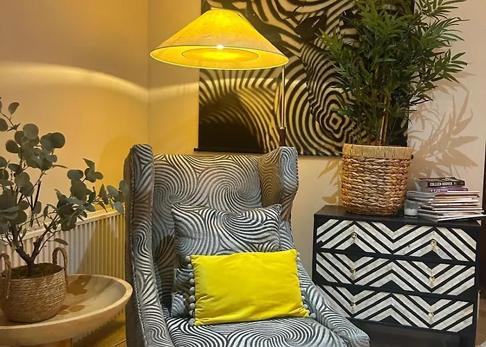 Beautiful 4 Bed Sandstone Hébergement de vacances *