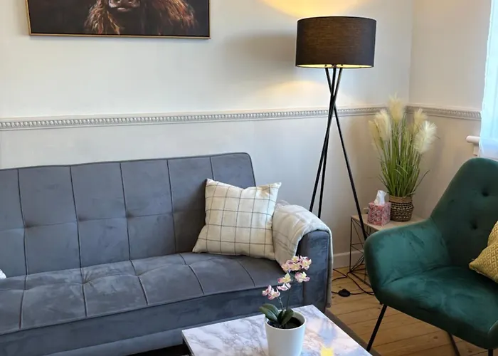 Modern In West End, Free Parking Apartamento