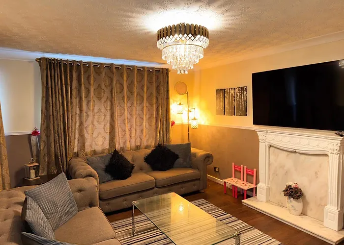 Likewise Modern Two Bedrooms For 4 In Area * Glasgow