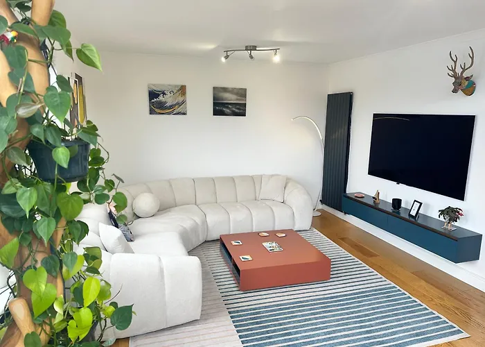 Duplex Penthouse With Secured Parking Finnieston