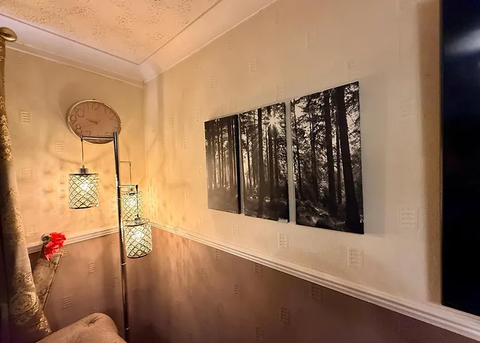 Likewise Modern Two Bedrooms For 4 In Area Apartament