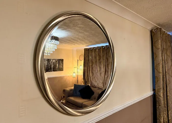 Likewise Modern Two Bedrooms For 4 In Area * Glasgow